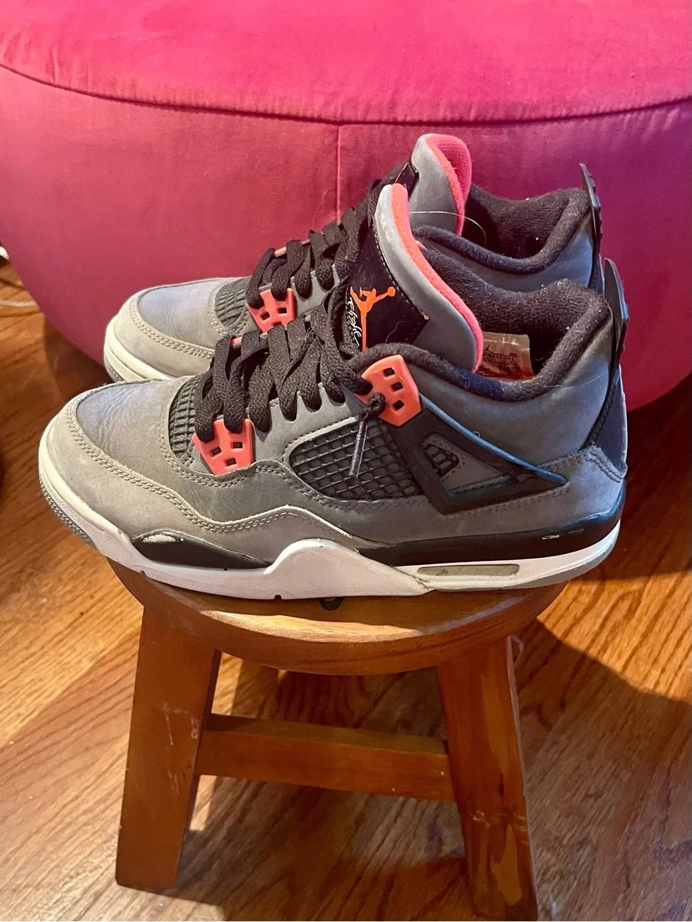 Air Jordan 4 Retro Gray Black with Red Accent Sneaker 5Y with box